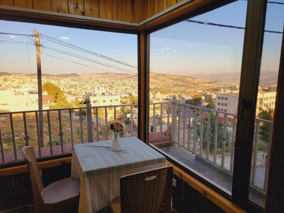 Atoom Lodge Jarash Extérieur photo