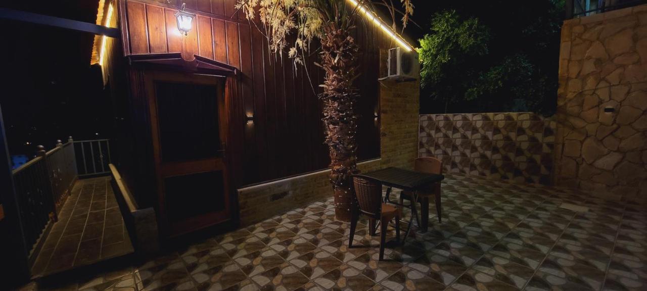 Atoom Lodge Jarash Extérieur photo