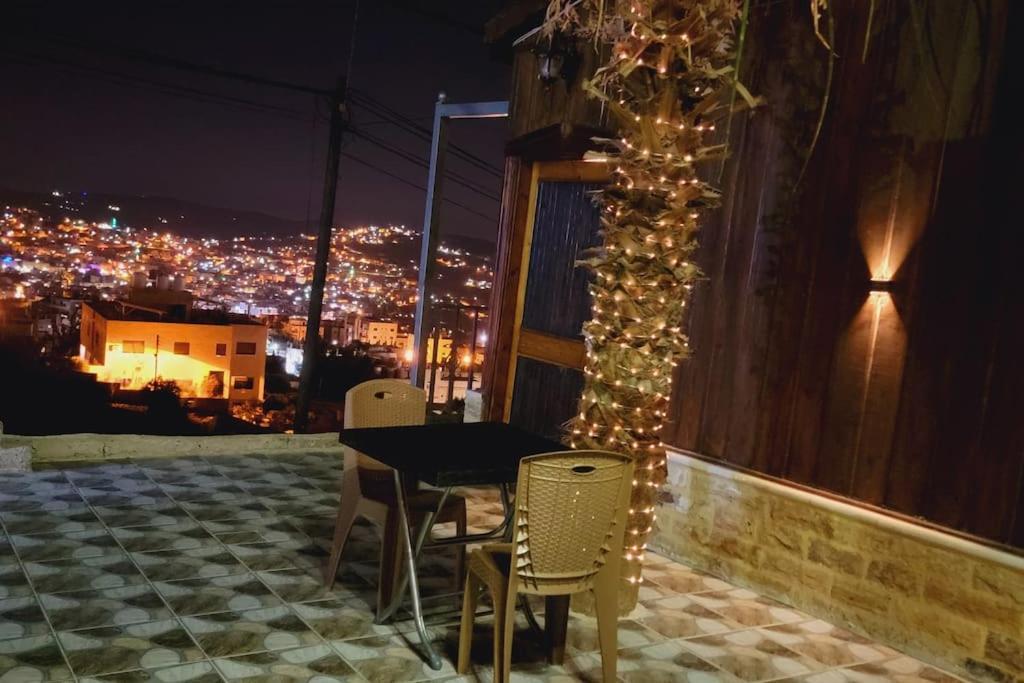 Atoom Lodge Jarash Extérieur photo